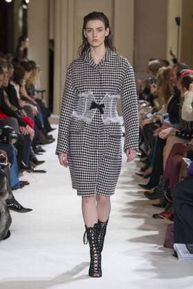 216111 Marineau Starface 2017-03-06 Paris France Paris Fashion Week. Defile PAP automne-hiver. Giambattita Valli. Giambattista Valli , autumn-winter 2017 Paris, France Paris fashion week. Parade PAP Autumn-Winter 2017. Giambattista Valli. Editorial use only _sans_perso  Copyright: xMarineaux STAR_216111_004