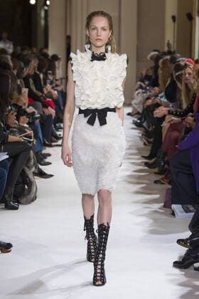 216111 Marineau Starface 2017-03-06 Paris France Paris Fashion Week. Defile PAP automne-hiver. Giambattita Valli. Giambattista Valli , autumn-winter 2017 Paris, France Paris fashion week. Parade PAP Autumn-Winter 2017. Giambattista Valli. Editorial use only _sans_perso  Copyright: xMarineaux STAR_216111_014