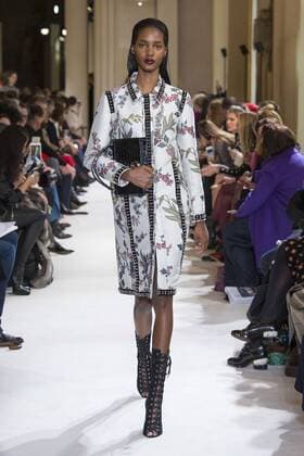 216111 Marineau Starface 2017-03-06 Paris France Paris Fashion Week. Defile PAP automne-hiver. Giambattita Valli. Giambattista Valli , autumn-winter 2017 Paris, France Paris fashion week. Parade PAP Autumn-Winter 2017. Giambattista Valli. Editorial use only _sans_perso  Copyright: xMarineaux STAR_216111_016