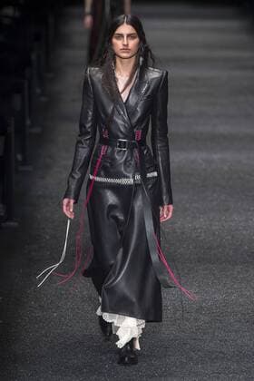 216116 Marineau Starface 2017-03-06 Paris France Paris Fashion Week. Defile PAP automne-hiver. Alexander Mc Queen Alexander McQueen , autumn-winter 2017 Paris, France Editorial use only _sans_perso  Copyright: xMarineaux STAR_216116_001