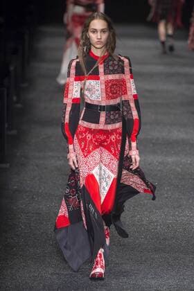 216116 Marineau Starface 2017-03-06 Paris France Paris Fashion Week. Defile PAP automne-hiver. Alexander Mc Queen Alexander McQueen , autumn-winter 2017 Paris, France Editorial use only _sans_perso  Copyright: xMarineaux STAR_216116_009