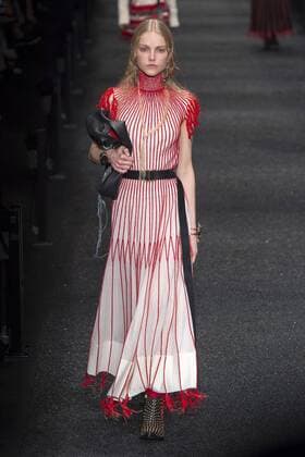 216116 Marineau Starface 2017-03-06 Paris France Paris Fashion Week. Defile PAP automne-hiver. Alexander Mc Queen Alexander McQueen , autumn-winter 2017 Paris, France Editorial use only _sans_perso  Copyright: xMarineaux STAR_216116_012