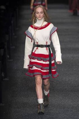 216116 Marineau Starface 2017-03-06 Paris France Paris Fashion Week. Defile PAP automne-hiver. Alexander Mc Queen Alexander McQueen , autumn-winter 2017 Paris, France Editorial use only _sans_perso  Copyright: xMarineaux STAR_216116_013