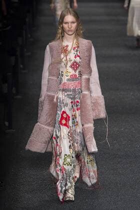 216116 Marineau Starface 2017-03-06 Paris France Paris Fashion Week. Defile PAP automne-hiver. Alexander Mc Queen Alexander McQueen , autumn-winter 2017 Paris, France Editorial use only _sans_perso  Copyright: xMarineaux STAR_216116_029