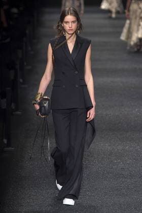 216116 Marineau Starface 2017-03-06 Paris France Paris Fashion Week. Defile PAP automne-hiver. Alexander Mc Queen Alexander McQueen , autumn-winter 2017 Paris, France Editorial use only _sans_perso  Copyright: xMarineaux STAR_216116_035
