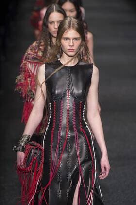 216116 Marineau Starface 2017-03-06 Paris France Paris Fashion Week. Defile PAP automne-hiver. Alexander Mc Queen Alexander McQueen , autumn-winter 2017 Paris, France Editorial use only _sans_perso  Copyright: xMarineaux STAR_216116_045