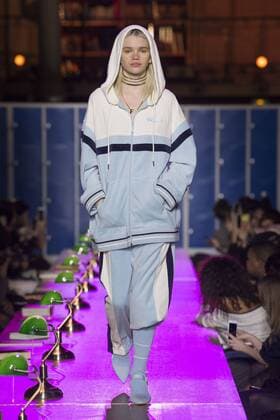 216125 Marineau Starface 2017-03-06 Paris France Paris Fashion Week. Defile PAP automne-hiver. Fenty x Puma by Rihanna. Fenty x Puma by Rihanna autumn winter 2017. Fenty x Puma by Rihanna, autumn-winter 2017 Paris, France Editorial use only _sans_perso  Copyright: xMarineaux STAR_216125_029