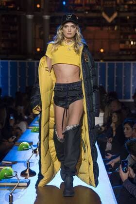 216125 Marineau Starface 2017-03-06 Paris France Paris Fashion Week. Defile PAP automne-hiver. Fenty x Puma by Rihanna. Fenty x Puma by Rihanna autumn winter 2017. Fenty x Puma by Rihanna, autumn-winter 2017 Paris, France Editorial use only _sans_perso  Copyright: xMarineaux STAR_216125_037