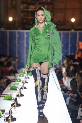 216125 Marineau Starface 2017-03-06 Paris France Paris Fashion Week. Defile PAP automne-hiver. Fenty x Puma by Rihanna. Fenty x Puma by Rihanna autumn winter 2017. Fenty x Puma by Rihanna, autumn-winter 2017 Paris, France Editorial use only _sans_perso  Copyright: xMarineaux STAR_216125_043