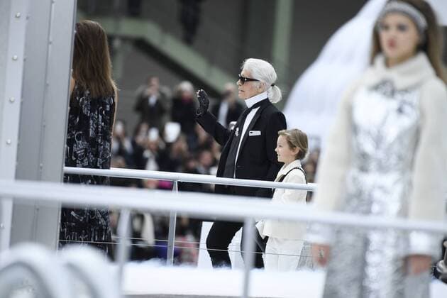 216126 Valentin Paoli Starface 2017-03-07 Paris France Paris Fashion Week. Defile PAP automne-hiver. Chanel. Paris Fashion Week. Chanel, autumn winter 2017. Lagerfeld, Karl  Copyright: xValentinxPaolix xStarfacex STAR_216126_030