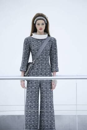 216126 Valentin Paoli Starface 2017-03-07 Paris France Paris Fashion Week. Defile PAP automne-hiver. Chanel. Paris Fashion Week. Chanel, autumn winter 2017. _sans_perso  Copyright: xValentinxPaolix xStarfacex STAR_216126_036
