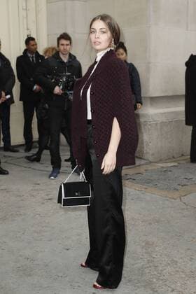 Marie Ange Casta CELEBRITIES : Ankunft zur Chanel Modenschau - Pret a Porter Automne Hiver - 07 03 2017 GwendolineLeGoff Panoramic 