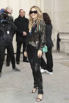 Rita Ora CELEBRITIES : Ankunft zur Chanel Modenschau - Pret a Porter Automne Hiver - 07 03 2017 GwendolineLeGoff Panoramic 