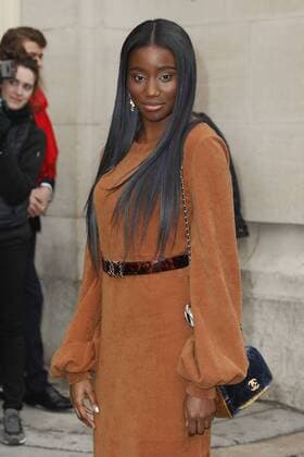 Karidja Toure CELEBRITIES : Ankunft zur Chanel Modenschau - Pret a Porter Automne Hiver - 07 03 2017 GwendolineLeGoff Panoramic 