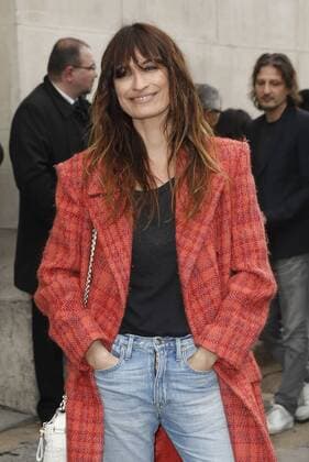 Caroline de Maigret CELEBRITIES : Ankunft zur Chanel Modenschau - Pret a Porter Automne Hiver - 07 03 2017 GwendolineLeGoff Panoramic 