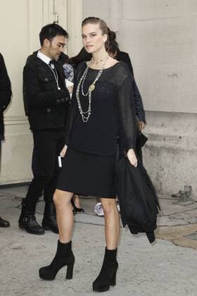 Stormi Bree CELEBRITIES : Ankunft zur Chanel Modenschau - Pret a Porter Automne Hiver - 07 03 2017 GwendolineLeGoff Panoramic 