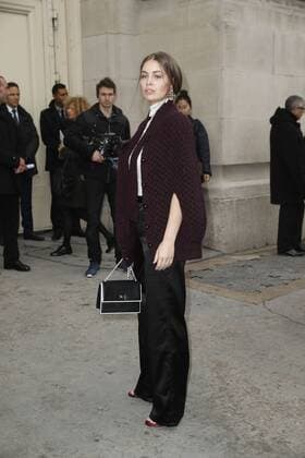 Marie Ange Casta CELEBRITIES : Ankunft zur Chanel Modenschau - Pret a Porter Automne Hiver - 07 03 2017 GwendolineLeGoff Panoramic 