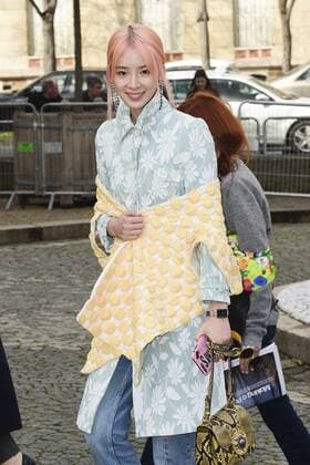 Paris Fashion Week - Gäste der Miu Miu Show Irene Kim CELEBRITIES : Ankunft zur Modenschau von Miu Miu - Paris - 07 03 2017 JBAutissier Panoramic 