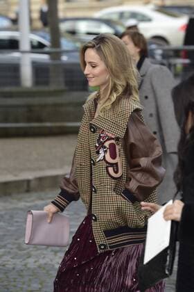 Paris Fashion Week - Gäste der Miu Miu Show Dianna Agron CELEBRITIES : Ankunft zur Modenschau von Miu Miu - Paris - 07 03 2017 JBAutissier Panoramic 