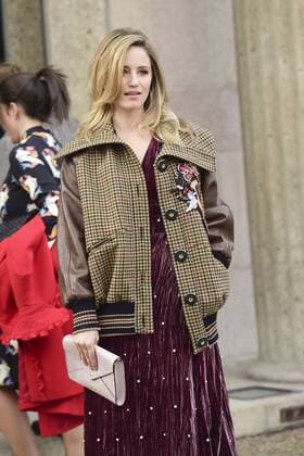 Paris Fashion Week - Gäste der Miu Miu Show Dianna Agron CELEBRITIES : Ankunft zur Modenschau von Miu Miu - Paris - 07 03 2017 JBAutissier Panoramic 