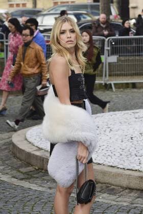Paris Fashion Week - Gäste der Miu Miu Show Elena Perminova CELEBRITIES : Ankunft zur Modenschau von Miu Miu - Paris - 07 03 2017 JBAutissier Panoramic 