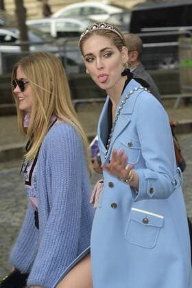 Paris Fashion Week - Gäste der Miu Miu Show Valentina et Chiara Ferragni CELEBRITIES : Ankunft zur Modenschau von Miu Miu - Paris - 07 03 2017 JBAutissier Panoramic 
