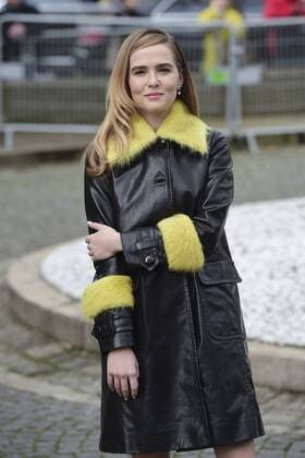 Paris Fashion Week - Gäste der Miu Miu Show Zoey Deutch CELEBRITIES : Ankunft zur Modenschau von Miu Miu - Paris - 07 03 2017 JBAutissier Panoramic 