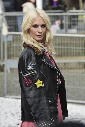 Paris Fashion Week - Gäste der Miu Miu Show Poppy Delevingne CELEBRITIES : Ankunft zur Modenschau von Miu Miu - Paris - 07 03 2017 JBAutissier Panoramic 