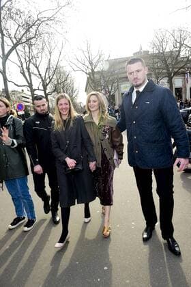 Paris Fashion Week - Gäste der Miu Miu Show Dianna Agron CELEBRITIES : Ankunft zur Modenschau von Miu Miu - Paris - 07 03 2017 JBAutissier Panoramic 