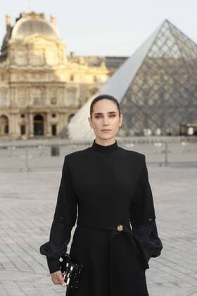Paris Fashion Week - Gäste der Louis Vuitton Show Jennifer Connelly CELEBRITIES : Ankunft zur Louis Vuitton Modenschau - Pret a Porter Automne Hiver - 07 03 2017 GwendolineLeGoff Panoramic 