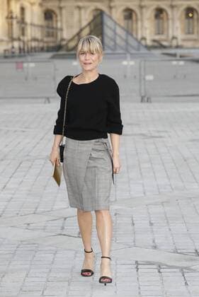 Paris Fashion Week - Gäste der Louis Vuitton Show Marina Fois CELEBRITIES : Ankunft zur Louis Vuitton Modenschau - Pret a Porter Automne Hiver - 07 03 2017 GwendolineLeGoff Panoramic 