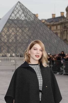 Paris Fashion Week - Gäste der Louis Vuitton Show Lea Seydoux CELEBRITIES : Ankunft zur Louis Vuitton Modenschau - Pret a Porter Automne Hiver - 07 03 2017 GwendolineLeGoff Panoramic 