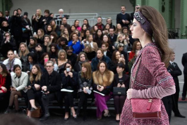 PARIS, March 7, 2017 -- A model presents a creation of Chanel during the Women s Ready-to-Wear Fall Winter 2017 2018 fashion week in Paris, France, on March 7, 2017. ) (hy) FRANCE-PARIS-FASHION WEEK-CHANEL PieroxBiasion 