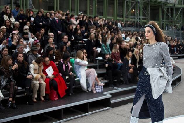 PARIS, March 7, 2017 -- A model presents a creation of Chanel during the Women s Ready-to-Wear Fall Winter 2017 2018 fashion week in Paris, France, on March 7, 2017. ) (hy) FRANCE-PARIS-FASHION WEEK-CHANEL PieroxBiasion 