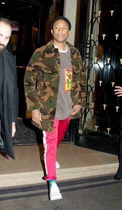 216137 Gitalien Starface 2017-03-07 Etats-Unis Paris Fashion Week. pharrell williams lors de son depart de l hotel george v le 07 03 2017 Williams, Pharrell  Copyright: xGitalienx STAR_216137_005