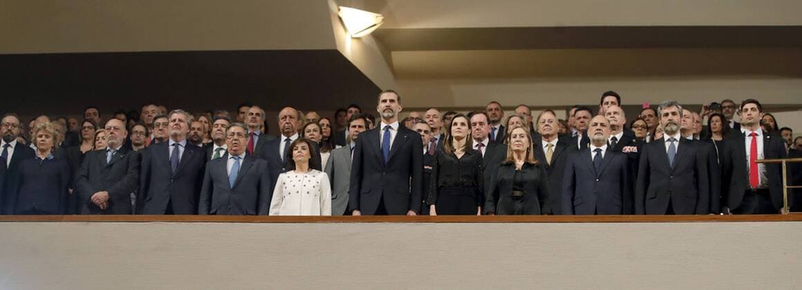 Spanisches Königspaar bei Konzert für Terroropfer in Madrid Spanish King Felipe VI (C) and Queen Letizia (C-R) among others authorities attend to the concert as a tribute to the Terrorism Victims held at National Auditorium of Madrid, Spain on 08 March 2017. CONCERT AS A TRIBUTE TO THE TERRORISM VICTIMS !ACHTUNG: NUR REDAKTIONELLE NUTZUNG!  Copyright: xJuanJoxMartínx LOS01 20170308-636246015868507975