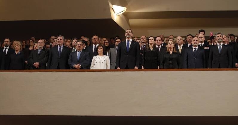 Spanisches Königspaar bei Konzert für Terroropfer in Madrid Spanish King Felipe VI (C) and Queen Letizia (C-R) among others authorities attend to the concert as a tribute to the Terrorism Victims held at National Auditorium of Madrid, Spain on 08 March 2017. CONCERT AS A TRIBUTE TO THE TERRORISM VICTIMS !ACHTUNG: NUR REDAKTIONELLE NUTZUNG!  Copyright: xJuanJoxMartínx LOS01 20170308-636246017221799300