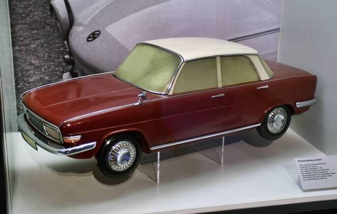 Deutschland, Bonn, 09.03.2017 Ausstellung im Haus der Geschichte: Geliebt, Gebraucht, Gehasst. Die Deutschen und ihre Autos Foto: 1961 entwickeln die Automobilwerke in Eisenach und Zwickau den Trabant Nachfolger P 100. Das Politbuero lehnte die Produktion jedoch ab. Ausstellung: Geliebt, Gebraucht, Gehasst. Die Deutschen und ihre Autos