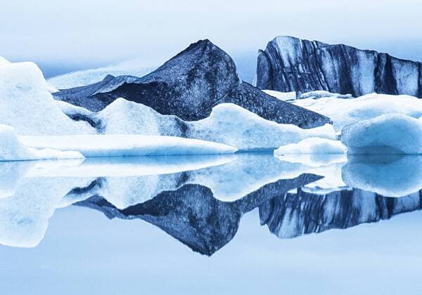 Eisschollen in Gletschersee, Island Copyright: xMEVx ALLMVAID008LE09
