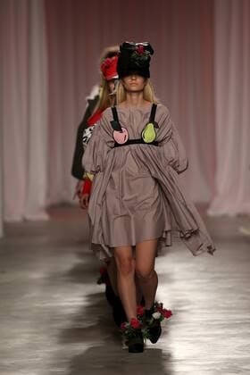 March 10, 2017 - Lisbon, Portugal - A model presents a creation from one young Portuguese Designer of the Sangue Novo (Young Blood) collective Fall Winter 2017 2018 collection during the Lisbon Fashion Week on March 10, 2017 in Portugal. Photo: - ZUMAf123 20170310_zap_f123_024 Copyright: xPedroxFiuzax