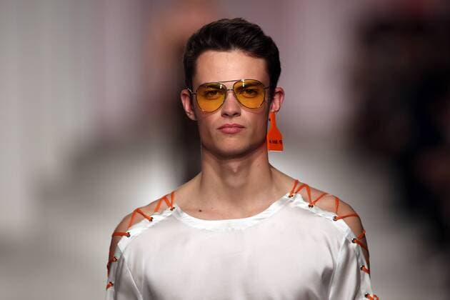 March 10, 2017 - Lisbon, Portugal - A model presents a creation from one young Portuguese Designer of the Sangue Novo (Young Blood) collective Fall Winter 2017 2018 collection during the Lisbon Fashion Week on March 10, 2017 in Portugal. Photo: - ZUMAf123 20170310_zap_f123_021 Copyright: xPedroxFiuzax