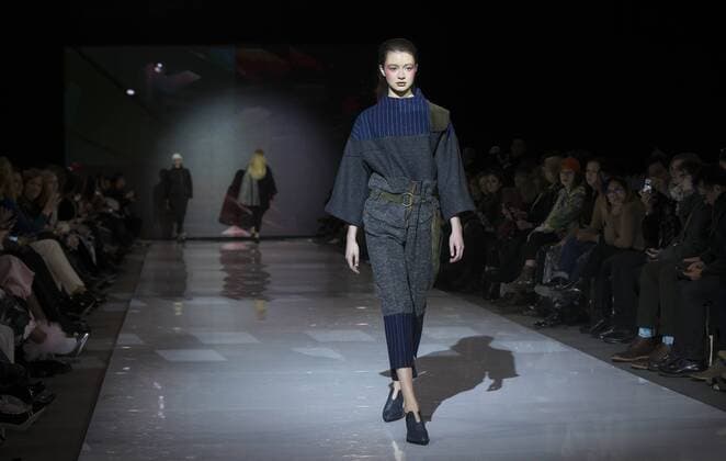 (170311) -- TORONTO, March 11, 2017 -- A model presents a collection by Luis Padilla during the debut season of the Toronto Women s Fashion Week in Toronto, Canada, March 10, 2017. The three-day event will showcase collections of about 20 designers from around the world. ) (djj) CANADA-TORONTO-WOMEN S FASHION WEEK ZouxZheng 