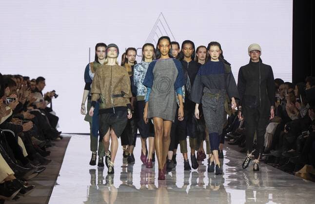 (170311) -- TORONTO, March 11, 2017 -- Models present collections by Luis Padilla during the debut season of the Toronto Women s Fashion Week in Toronto, Canada, March 10, 2017. The three-day event will showcase collections of about 20 designers from around the world. ) (djj) CANADA-TORONTO-WOMEN S FASHION WEEK ZouxZheng 