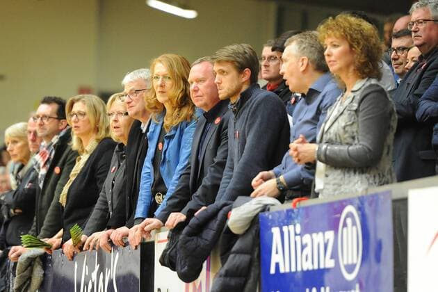 Saarlouis die Prominenz fiebert in der Ehrenloge mit, links anke Rehlinger und Hannelore Kraft, SPD, im Spiel HG Saarlouis vs SG BBM Bietigheim , Handball, 2.Bundesliga, Saison 2016 2017, 11.03.17, Foto:Peter Franz Eibner Pressefoto Copyright: xFranzx Eibner-Pressefotox EP_pfz