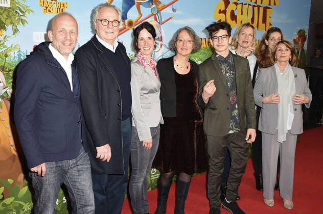 Dirk Beinhold, Friedrich von Thun, Julia Rappold, Ute von Münchow-Pohl, Noah Levi, Jutta Bose, Benjamina Mirnik-Voges und Senta Berger bei der Premiere des Kinofilms Die Häschenschule - Jagd nach dem goldenen Ei im Mathäser Filmpalast. München, 12.03.2017 Foto:xP.xSchönbergerx xFuturexImage