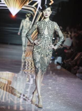 (170313) -- TORONTO, March 12, 2017 -- A model presents creations of Hendrixroe 2017 collection during the Toronto Women s Fashion Week in Toronto, Canada, March 12, 2017. )(gj) CANADA-TORONTO-WOMEN S FASHION WEEK ZouxZheng 
