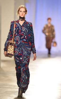 (170313) -- LISBON, March 12, 2017 -- A model presents a creation of designer Christophe Sauvat at the Lisbon Fashion Week Fall Winter 2017 18 in Lisbon, capital of Portugal, on March 12, 2017. ) (gj) PORTUGAL-LISBON-FASHION WEEK ZhangxLiyun 
