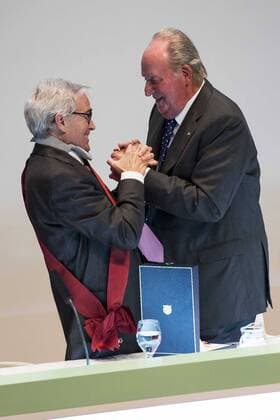 D. Francisco Luzon Lopez and King Juan Carlos attends to the act of imposition of the great cross of the civil order of Alfonso X el Sabio to D. Francisco Luzon Lopez at Reina Sofia Museum in Madrid. March 13, 2017.  (20170313055)