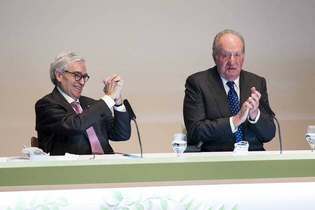 D. Francisco Luzon Lopez and King Juan Carlos attends to the act of imposition of the great cross of the civil order of Alfonso X el Sabio to D. Francisco Luzon Lopez at Reina Sofia Museum in Madrid. March 13, 2017.  (20170313047)