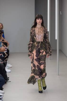Sao Paulo Fashion Week - Animale Modenschau March 13, 2017 - Sao Paulo, Sao Paulo, Brazil - Model presents creation by Animale, during the Sao Paulo Fashion Week, winter 2017 edition, this Monday, in Sao Paulo, Brazil. Sao Paulo Brazil - ZUMAl146 20170313_zaf_l146_038 Copyright: xPauloxLopesx